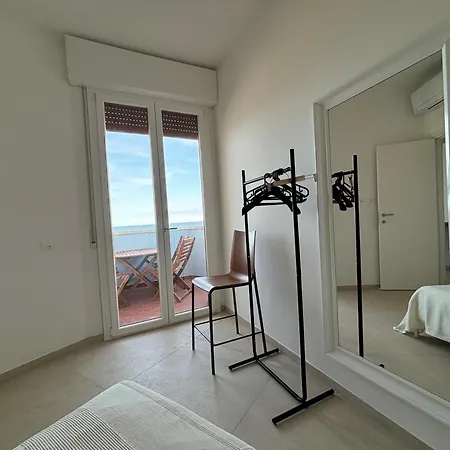 Cn018 - Cesenatico, Elegante Quadrilocale Fronte Mare Con Posto Auto Lejlighed