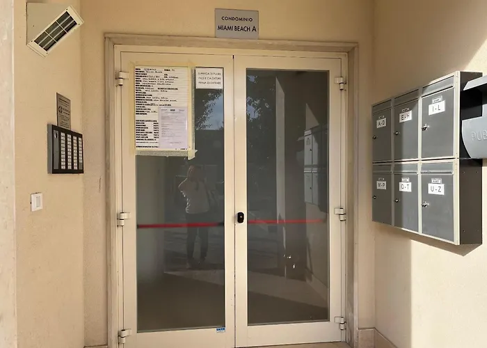 Cn018 - Cesenatico, Elegante Quadrilocale Fronte Mare Con Posto Auto